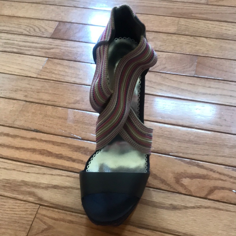 Bebe heels - Picture 3 of 4